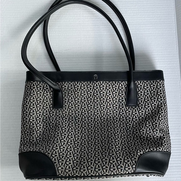 Etienne Aigner logo purse handbag - Picture 3 of 5